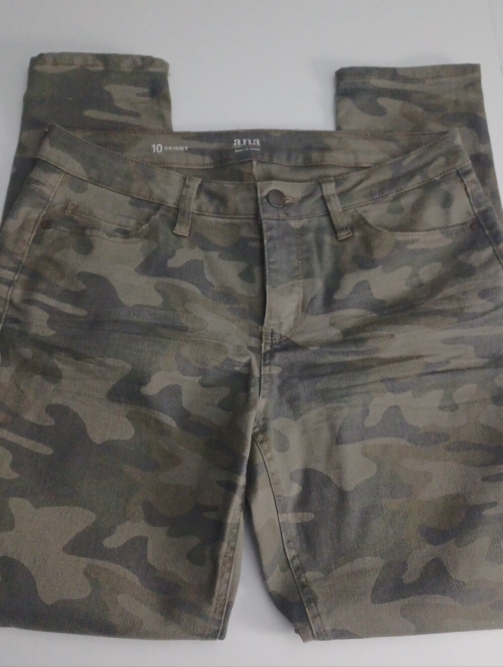 A.N.A Camo Skinny Jeans Sz 10 - Picture 1 of 3